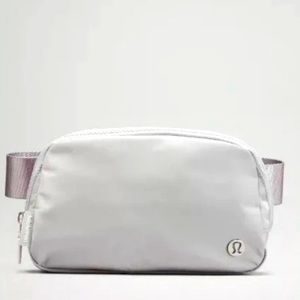 Lululemon everywhere bag